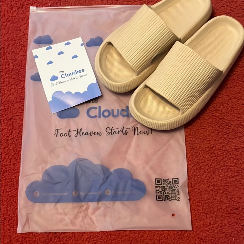 Cloudies Tan Slides